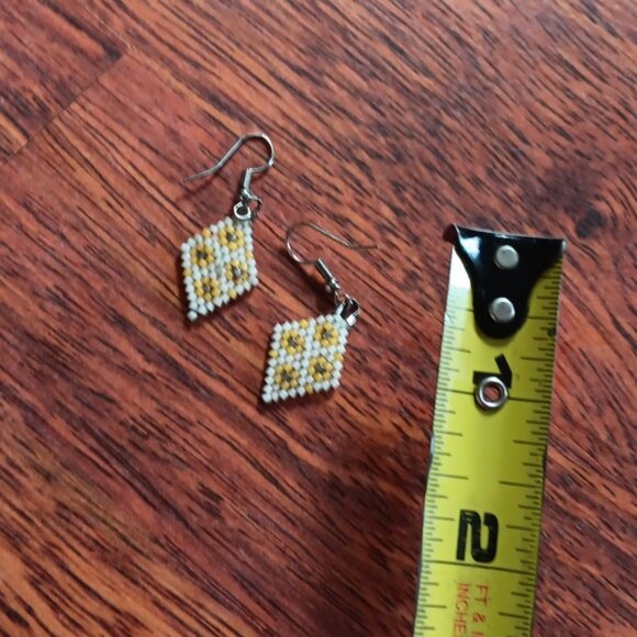 Beaded earrings - Picture 3 of 9